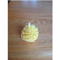 1 Kleine Tannenzapfen Gelbe Bienenwachs Candle.100 % Natürliche 2-1/2 Zoll Hoch X 1-1/2 Breit 1 Kleine Tannenzapfen Gelbe Bienenwachs Candle.100 % Natürliche 2-1/2 Zoll Hoch X 1-1/2 Breit von Adironstix
