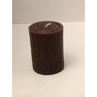 Rustikale Stumpenkerze Aus Bienenwachs. 4 Zoll Hoch X 3 Breit Rustikale Stumpenkerze Aus Bienenwachs. 4 Zoll Hoch X 3 Breit von Adironstix