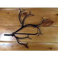 Toilettenpapierhalter Im Aststil Und Ast Mit 2 Zapfen Toilettenpapierhalter Im Aststil Und Ast Mit 2 Zapfen von Adironstix