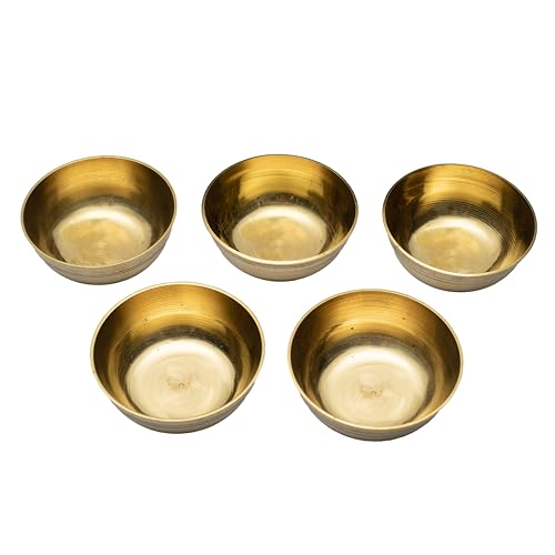 Set of 5 Decorative Pooja Bowl Multipurpose Pooja Small Brass Katori Prasad Bowl Pooja Article Indian Traditional Festival Housewarming Puja Decoration Item (Size:- 2 Inches)(Golden) von Aditri Creation