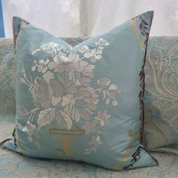 Margot Entenei, Designers Guild - Dekorativer Kissenbezug von AdoreDesignLucie