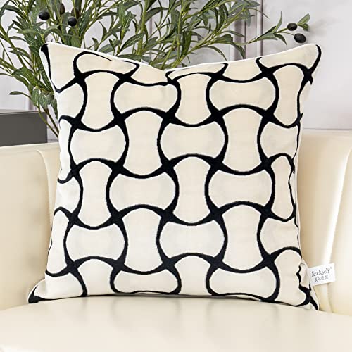 Aeckself 50 x 50 cm, weiß, geometrisch, schwarz, gewellt, Samt-Kissenbezug, luxuriös, modern, quadratisch, für Couch, Wohnzimmer, Schlafzimmer, Auto, 50 x 50 cm Aeckself 50 x 50 cm, weiß, geometrisch, schwarz, gewellt, Samt-Kissenbezug, luxuriös, modern, quadratisch, für Couch, Wohnzimmer, Schlafzimmer, Auto, 50 x 50 cm von Aeckself