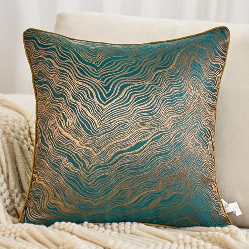 Aeckself Grün-goldene gewellte Streifen Wurfkissenbezüge 45,7 x 45,7 cm, luxuriöse, moderne dekorative Kissenbezüge, quadratischer Akzent Kissenbezug für Couch, Wohnzimmer, Schlafzimmer von Aeckself