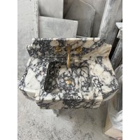 Handgefertigtes Waschbecken Aus Calacatta Viola Marmor von Aegeanmarble
