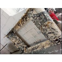 Hand Geschnitzte Calacatta Viola Marmor Kaminsims von Aegeanmarble