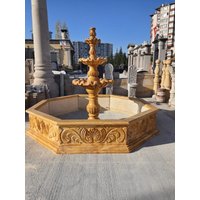 Handgeschnitzter Marmorbrunnen - 3-Stufiges Gelbes Steinwasserspiel Für Garten, Hof Oder Eingangshalle Der Moschee | Benutzerdefinierte Achteckiges Handgeschnitzter Marmorbrunnen - 3-Stufiges Gelbes Steinwasserspiel Für Garten, Hof Oder Eingangshalle Der Moschee | Benutzerdefinierte Achteckiges von Aegeanmarble