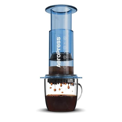 AeroPress Clear Blaue Kaffeepresse – 3-in-1 Kaffeemaschine kombiniert French Press, Pour Over & Espresso – Vollmundiger Kaffee ohne Bitterkeit – Tragbare Mini-Kaffeemaschine für Camping & Reisen, Blau von AeroPress