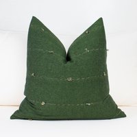 Grüner Dekokissen Multicolor Streifen Kissenbezug Grün Zypresse Dekor Smaragd Quaste Werfen Sofa Modernes Bett Dekoratives Kissen von AestheticAbode