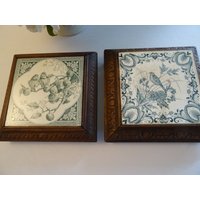 1 Von 2, Antiker Holzuntersetzer, Blumen Untersetzer Mit Fliese Aus Steingut, Vögel, Sarreguemines Favori, Südfrankreich 1 Von 2, Antiker Holzuntersetzer, Blumen Untersetzer Mit Fliese Aus Steingut, Vögel, Sarreguemines Favori, Südfrankreich von AetBBrocante