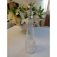 Schmale Karaffe Mit Geschliffenem Stopfen Schmale Karaffe Mit Geschliffenem Stopfen von AetBBrocante