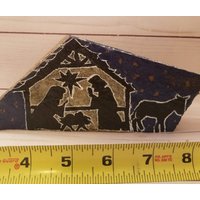 Handgemalte Krippe Silhouette Rock Weihnachtsferien Dekor von AffinityStones