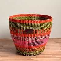 Handgewebter Bolga Korb Bunter Blumentopf Übertopf Handgewebter Bolga Korb Bunter Blumentopf Übertopf von AfricanCreationsUk