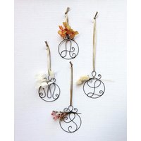 Initiale Aus Medaillon Wanddekoration Draht Initiale Aus Medaillon Wanddekoration Draht von AgapiCreation