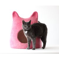 Katzenförmiges Katzenbett in Rosa. Geschenk Für Katzenliebhaber. Aus Wolle. Valentinstag Liebe von AgnesFeltforCats