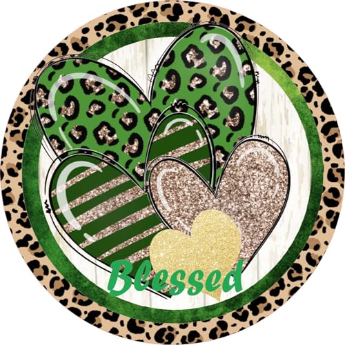 Blechschild St. Patrick Kranz Schild, Herzen, gesegnet, St. Patrick's Dekor, Kranz in der Mitte, Metallschild, 20,3 x 20,3 cm Blechschild St. Patrick Kranz Schild, Herzen, gesegnet, St. Patrick's Dekor, Kranz in der Mitte, Metallschild, 20,3 x 20,3 cm von Ahee