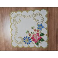 Vintage Bemalte Blumen Servietten Deckchen Tisch Dekor 9 Stück von Ahnavintage