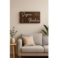 Benutzerdefiniertes Hochzeitsschild Mit Holznamensausschnitten, Goldholz-Namensschild, Personalisierte Verlobung Oder Jahrestag, Hochzeitsgeschenk von AhrarWood