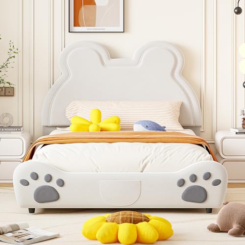 Kinderbett / Polsterbett 140 x 200 cm mit Kopfteil in Bärenform, Doppelbett mit Lattenrost und Rausfallschutz, süßes Kinder Bett für Jungen und Mädchen, Bodenbett aus Samtstoff, ohne Matratze (Weiß) von AilZylphera