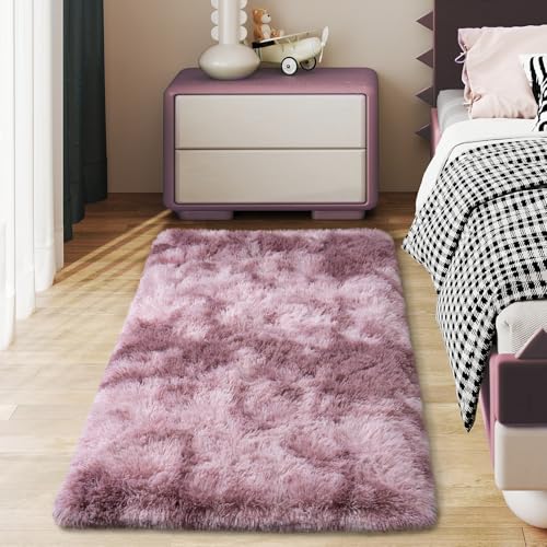 Ailyei Weicher Läufer für Schlafzimmer, Flur, 2 x 4, batiert, grau-lila, flauschiger Zottelteppich, rutschfest, für Nachttisch, Schlafsaal, langer, zotteliger pelziger Teppich für Kinderzimmer Ailyei Weicher Läufer für Schlafzimmer, Flur, 2 x 4, batiert, grau-lila, flauschiger Zottelteppich, rutschfest, für Nachttisch, Schlafsaal, langer, zotteliger pelziger Teppich für Kinderzimmer von Ailyei
