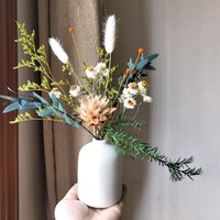 Trockenblumen Blumenstrauß Mit Vase, Trockenblumen Gesteck, Eukalyptusstrauß Dekor, Wohndekor, Hochzeitsblumen Deko von AimGoFloralDecor