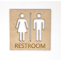 Birkenholz Toilettenschild Mit Gravur Birkenholz Toilettenschild Mit Gravur von AimNorthEngraving