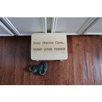 Personalisierter Kinder Tritthocker Halten Sie Amerika Sauber ... Waschen Ihre Hände Personalisierter Kinder Tritthocker Halten Sie Amerika Sauber ... Waschen Ihre Hände von AimNorthEngraving