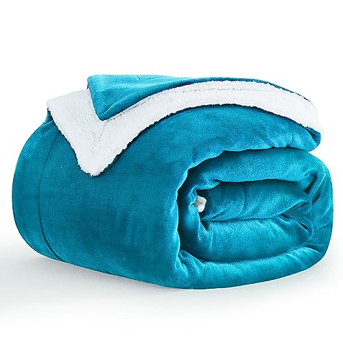 Aisbo Dicke Kuscheldecke Flauschig Petrol - Extra Warme Decken für den Winter als Sofadecke Couchdecke 150x200 cm, XL Wohndecke aus hochwertige Sherpa Fleece, Soft Weich Blanket Türkis Aisbo Dicke Kuscheldecke Flauschig Petrol - Extra Warme Decken für den Winter als Sofadecke Couchdecke 150x200 cm, XL Wohndecke aus hochwertige Sherpa Fleece, Soft Weich Blanket Türkis von Aisbo