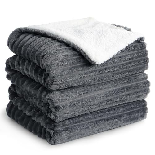 Aisbo Kuscheldecke Flauschig Decke Grau - Dicke Sherpa Decke Warm 230x270 cm als Sofadecke Couchdecke, Weich Kuschelige Cord Decke Wohndecke, Sofa Couch Riesen Decke Überwurf, Plüsch Decke Winter von Aisbo