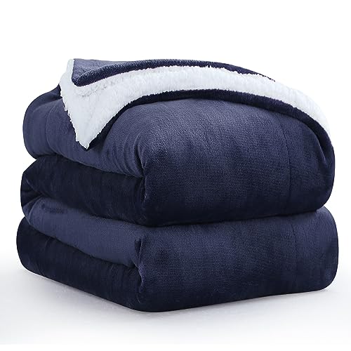 Aisbo Dicke Kuscheldecke Flauschig Blau - Extra Warme Decken für den Winter als Sofadecke Couchdecke 220x240 cm, XXL Große Wohndecke aus hochwertige Sherpa Fleece, Soft Weich Blanket Marineblau von Aisbo