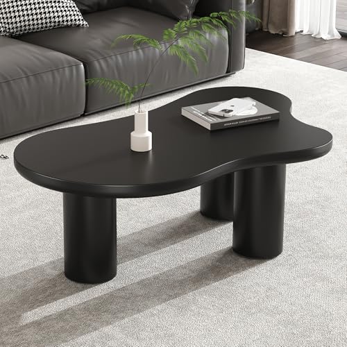 Aislinglen Couchtisch, Unregelmäßiger Wohnzimmertisch, Beistelltisch in Wolkenform, Sofatisch mit Filzunterlage, Kaffeetisch, Mitteltisch, MDF-Tischplatte und PVC-Beine (Schwarz, 107 x 66 x 40,5 cm) Aislinglen Couchtisch, Unregelmäßiger Wohnzimmertisch, Beistelltisch in Wolkenform, Sofatisch mit Filzunterlage, Kaffeetisch, Mitteltisch, MDF-Tischplatte und PVC-Beine (Schwarz, 107 x 66 x 40,5 cm) von Aislinglen