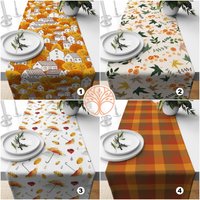 Herbst Trend Tischläufer|Häuser Mit Bäumen Tischläufer|Herbst Wohnkultur|Herbsthaus Stil Tischplatte|Einweihungsparty Themen Tischdecke von AkasiaHomeDesign