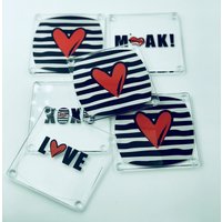 Herzen Und Streifen Gedruckt Set Aus 6 Dekorativen Acryl Tisch-Untersetzer Mit Halter Enthalten von AkrylicoDesign