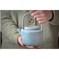 Teekannenset Mit Tassen, Ton-Teekanne, Loseblatt-Teesieb, Keramiktassen, 15, 2 Oz/450 Ml Teekannenset Mit Tassen, Ton-Teekanne, Loseblatt-Teesieb, Keramiktassen, 15, 2 Oz/450 Ml von AlMarCeramics