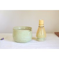 Keramik Matcha Schale Mit Auslauf Und Matcha-Werkzeug, Geschenk Für Teetrinker Achtsames, Rustikales Matcha-Set Morgendliche Matcha-Rituale von AlMarCeramics