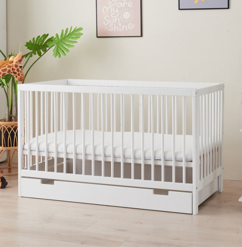 Alavya Home® Babybett TOBI I Das Beste für Kleine Babys I 9-fach höhenverstellbarer EN 716-1, Babybett 60x120 mit Matratze und Schublade Gitterbett aus Buchenholz von Alavya Home®
