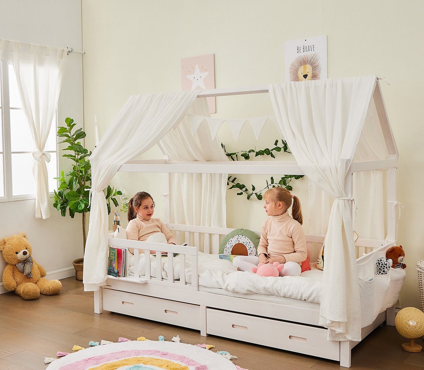 Alavya Home® Hausbett CLOUD aus Buche FSC® 100% zertifiziert SET mit DEKO und VORHANG (Kinderbett 80x160 cm mit Schubladen I KOMPLETT Set - inkl. 100% Bio-Musselin Baumwolle Deko, Vorhang und Matratze I GOTS zertifiziert I Massivholzbett mit Rausfallschutz und Lattenrost I Jugendbett Liegefläche 160x80 cm), aus Massiv Buchenholz von Alavya Home®