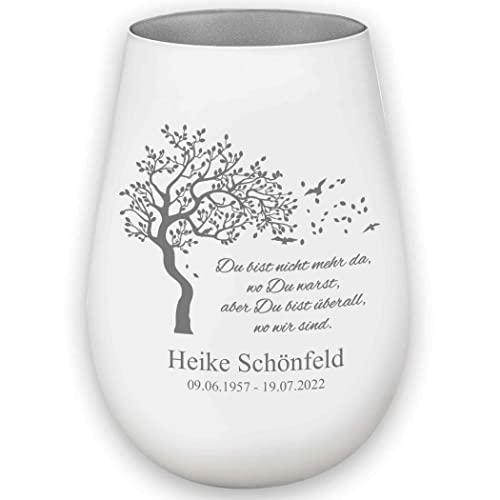 Trauerlicht - Du bist Nicht mehr da, wo Du warst, Aber Du bist überall, wo wir sind - Weiß/Silber - Gravur Namen und Datum - Gedenklicht Erinnerungslicht Grablicht Trauergeschenk von Albcraft MADE WITH LOVE