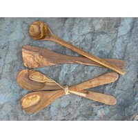 Set Salatbesteck Kochlöffel Pfannenwender Olivenholz Holz Servier Besteck Gabel Löffel Alentejoazul Gourmet Kochen Küche Utensil Geschenk von Alentejoazul