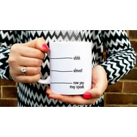 Psst - Fast Jetzt Darfst Du Sprechen. Witziger Kaffee Becher Tee. Personalisiertes Geschenk. Kaffeesüchtig. Lehrer-Tasse, Arbeitskollege von AlessoShop