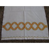Vintage Hand Genähtes Besticktes Geschirrtuch Orange & Grün Bauernhaus Dekor von AletaVintageFinds