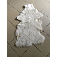 Echte Schaffellhaut, Weiße Farbe Weiches Fell Für Bodenteppich von AlexFursGR