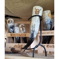 Trinkhornständer, Schwarz Lackiert in Verschiedenen Größen Möglich Trinkhornständer, Schwarz Lackiert in Verschiedenen Größen Möglich von AlexasKreativwerk