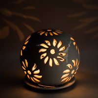 Handgefertigte Terrakotta Windlichter Mit Sonnenmuster Aus Tunesien in Verschiedenen Größen Handgefertigte Terrakotta Windlichter Mit Sonnenmuster Aus Tunesien in Verschiedenen Größen von Aleyakeramik