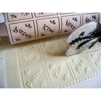 Personalisierter Teigroller Mit Namen Und Symbol. Bis Zu 16 Namen/ Wörter Auf Einem Nudelholz. Lazer Gravierte Von Algis Crafts von AlgisCrafts