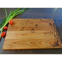 Personalisiertes Schneidebrett Baum. Lasergraviertes Handgefertigtes Aus Holz. Geburtstag, Einweihungsparty, Familiengeschenk Von Algis Crafts von AlgisCrafts