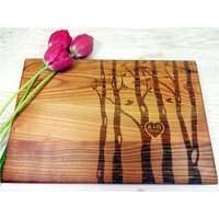 Schneidebrett Baum Und Herz Nach Maß. Lasergraviertes Handgefertigtes Aus Holz. Geburtstag, Hochzeit, Jahrestag Geschenk Von Algis Crafts von AlgisCrafts