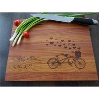 Schneidebrett Tendem Nach Maß. Lasergraviertes Handgefertigtes Aus Holz. Geburtstag, Hochzeit Muttertag Jahrestag Geschenk Von Algis Crafts Schneidebrett Tendem Nach Maß. Lasergraviertes Handgefertigtes Aus Holz. Geburtstag, Hochzeit Muttertag Jahrestag Geschenk Von Algis Crafts von AlgisCrafts