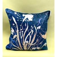 Navy Floral Aquarell Kunst Kissen "Midnight' Doppelseitiges Design, Hergestellt Aus Veganes Wildleder von AliceAcremanSilks
