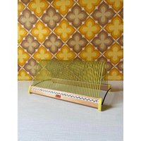 Polydor Plattenständer/Halter Für 50 Singles in Gelb | 60Er 70Er Mid Century Vintage Polydor Plattenständer/Halter Für 50 Singles in Gelb | 60Er 70Er Mid Century Vintage von AliceGroovy