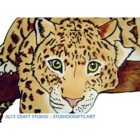 Leopard Handbemalte Fensterklammer - Get The Look Of Stained Glass | Ref 1196 Handarbeit Von Ali Es Craft Studio von AlisCraftStudio